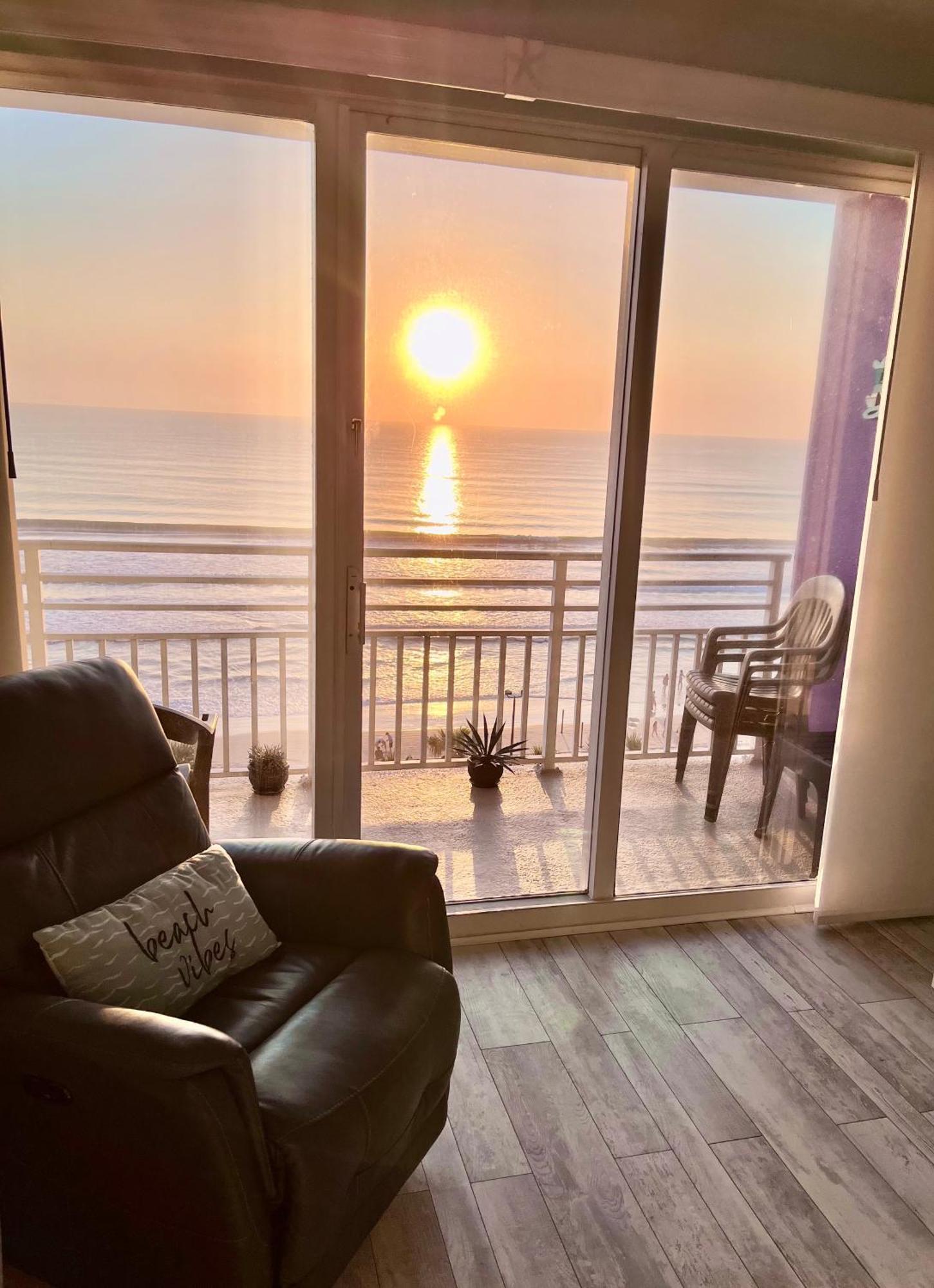 Ocean Walk Resort - Striking Ocean Front View Daytona Beach Bagian luar foto