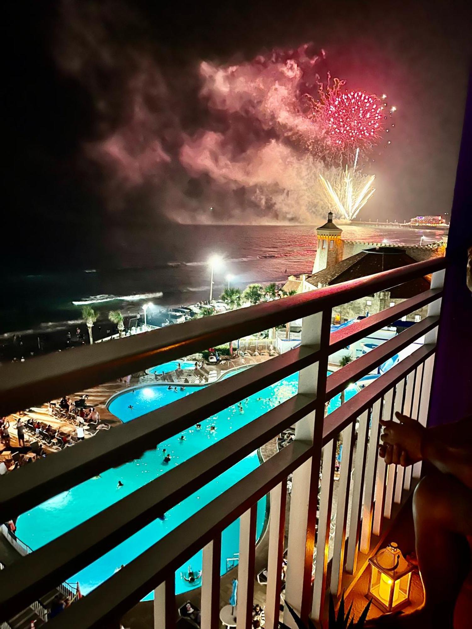 Ocean Walk Resort - Striking Ocean Front View Daytona Beach Bagian luar foto