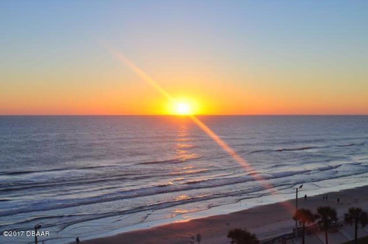 Ocean Walk Resort - Striking Ocean Front View Daytona Beach Bagian luar foto